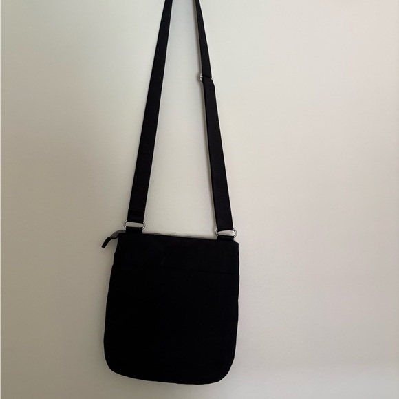 New Baggallini Crossbody Vegan Black Bag - Picture 7 of 9